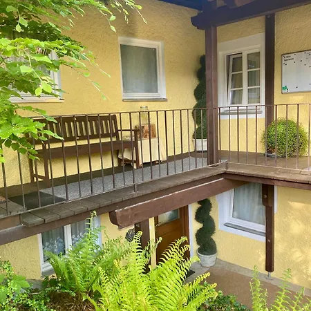 St Lukas アパート