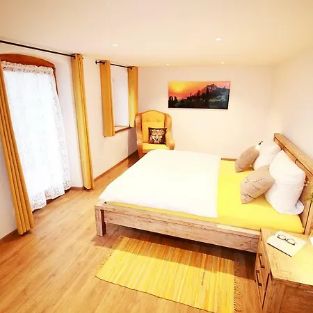 St Lukas アパート *