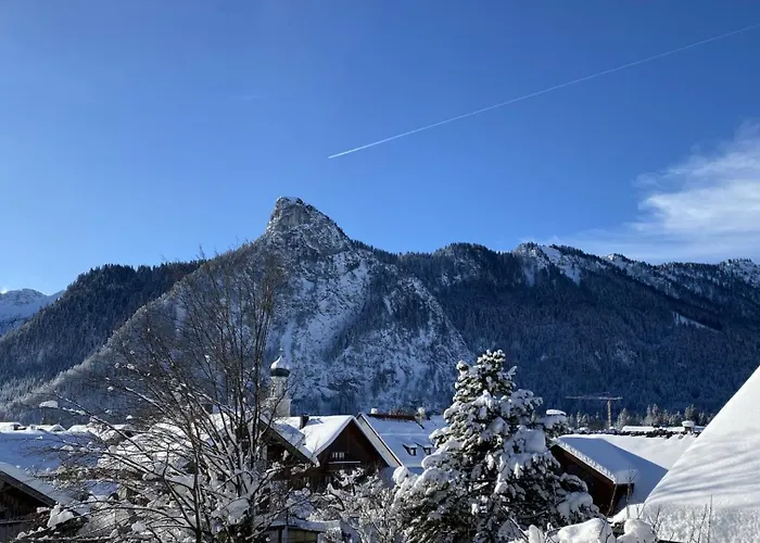 St Lukas اوبرامرغو